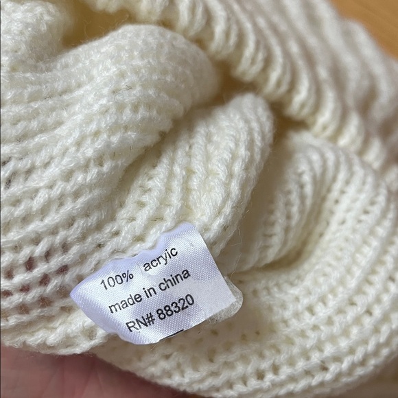 Cozy Cream Knit Beret - Picture 3 of 5